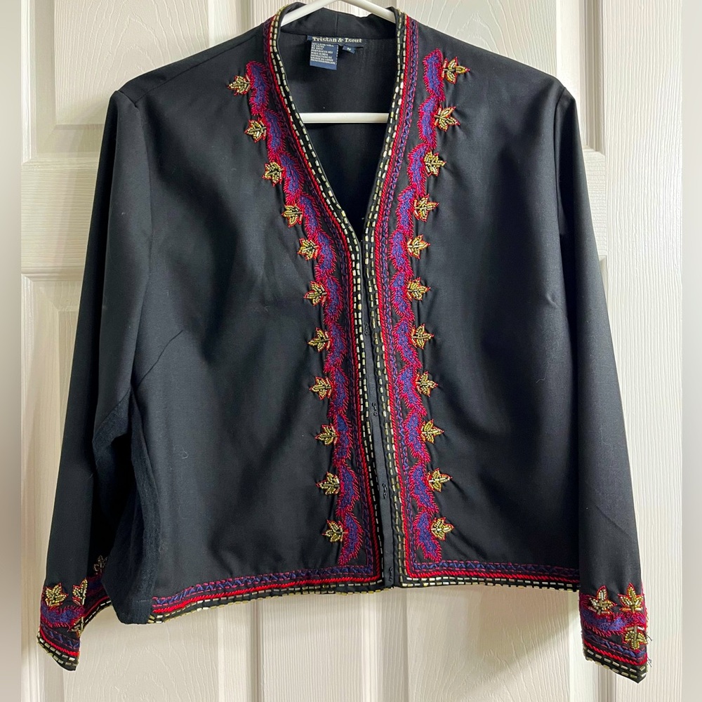 Tristan & Iseut Women’s cropped blazer with beading size M